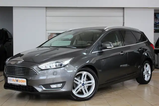 Ford Focus 1.0 Turnier Titanium Automatik *NAVI*XENON*PARKASSIST*KAMERA*SHZ*LHZ*APPLE*