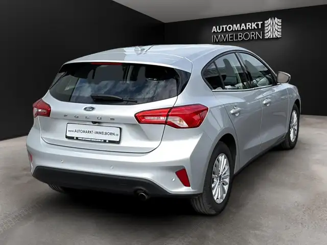 Ford Focus view 11