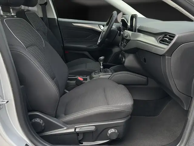 Ford Focus view 15