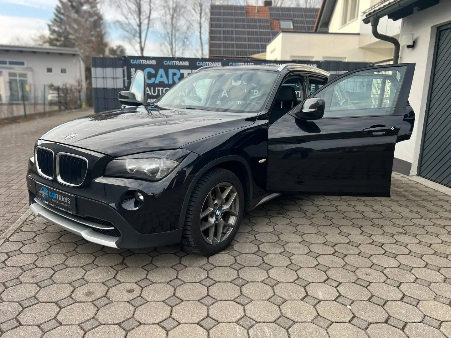 BMW X1 20 d sDrive + SCHECKHEFT + 0% FINANZIERUNG Noir - 1