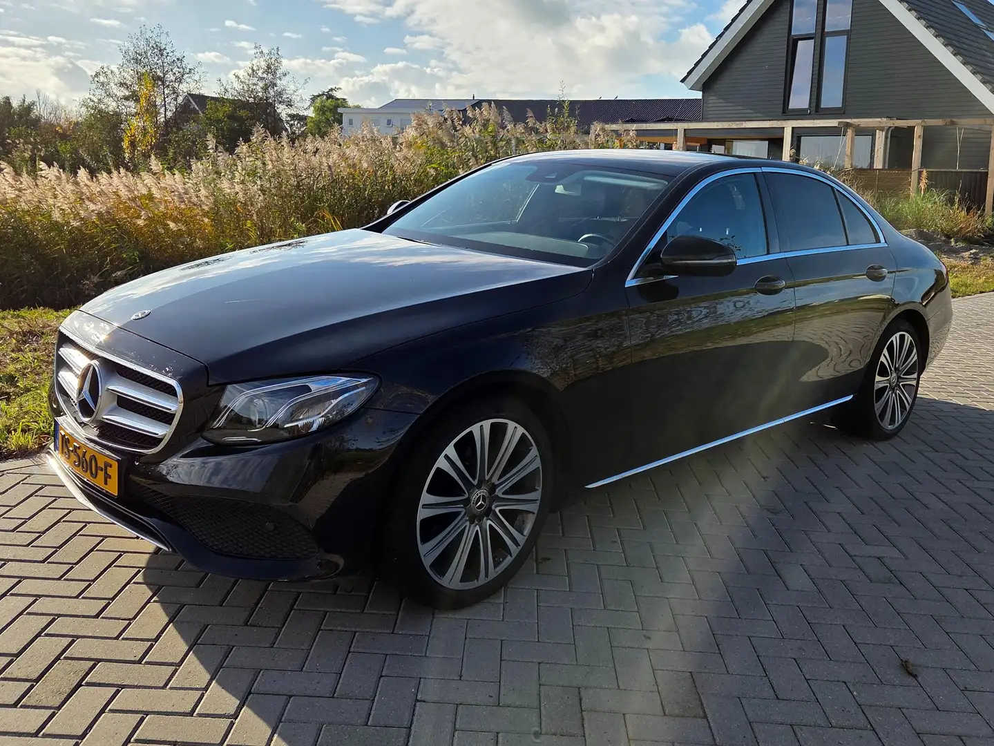 Mercedes-Benz E 200 E 200 Premium Plus Zwart - 1
