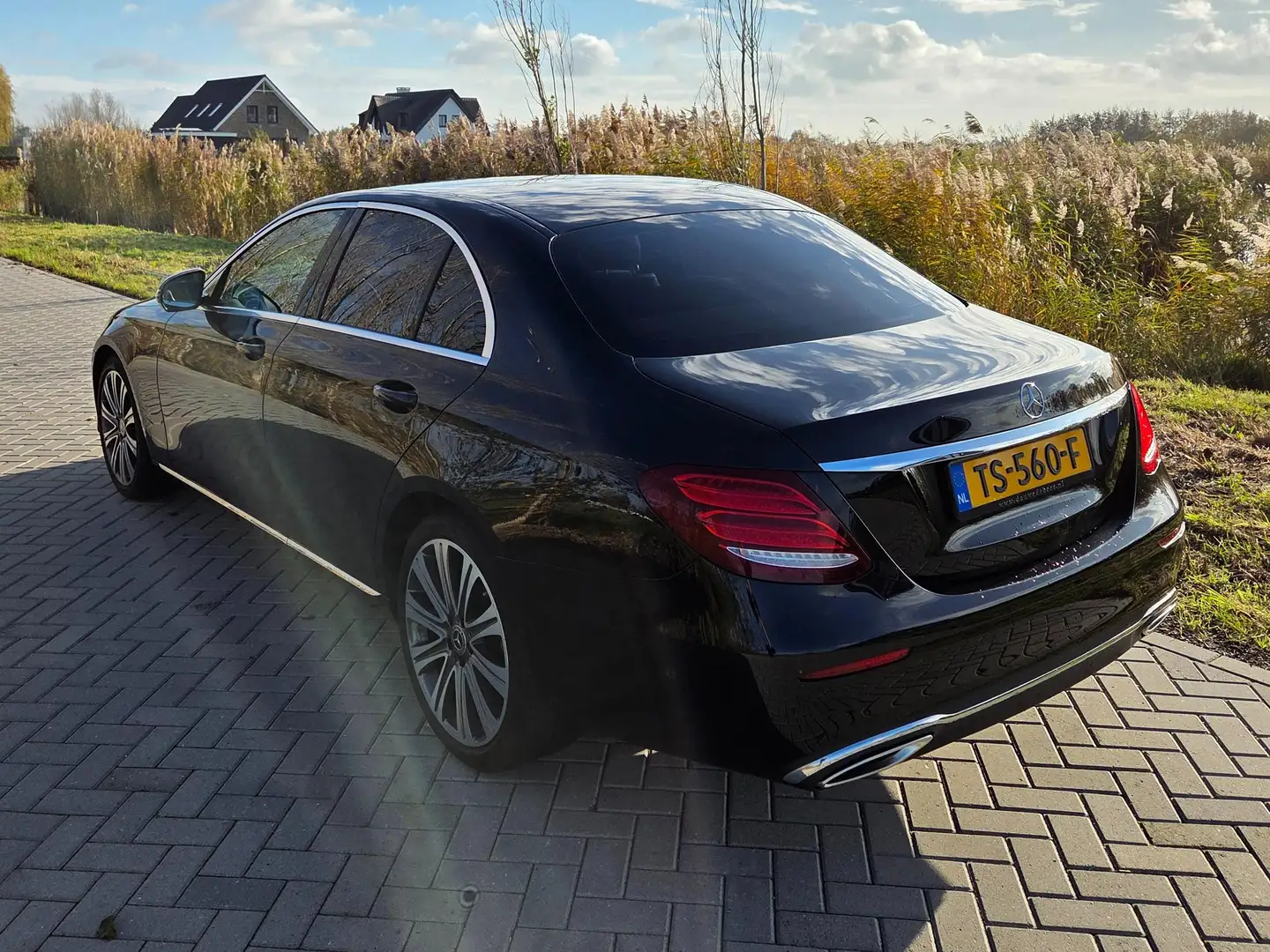 Mercedes-Benz E 200 E 200 Premium Plus Zwart - 2