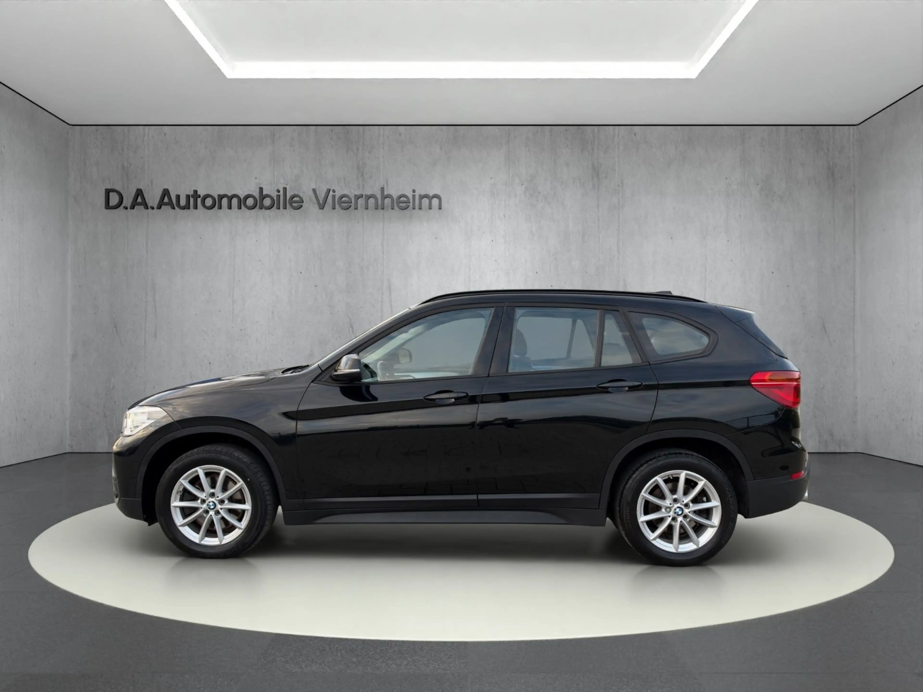 BMW X1 xDrive 20 d Advantage°Automatik°LED^Navi°Eur6 — photo 3