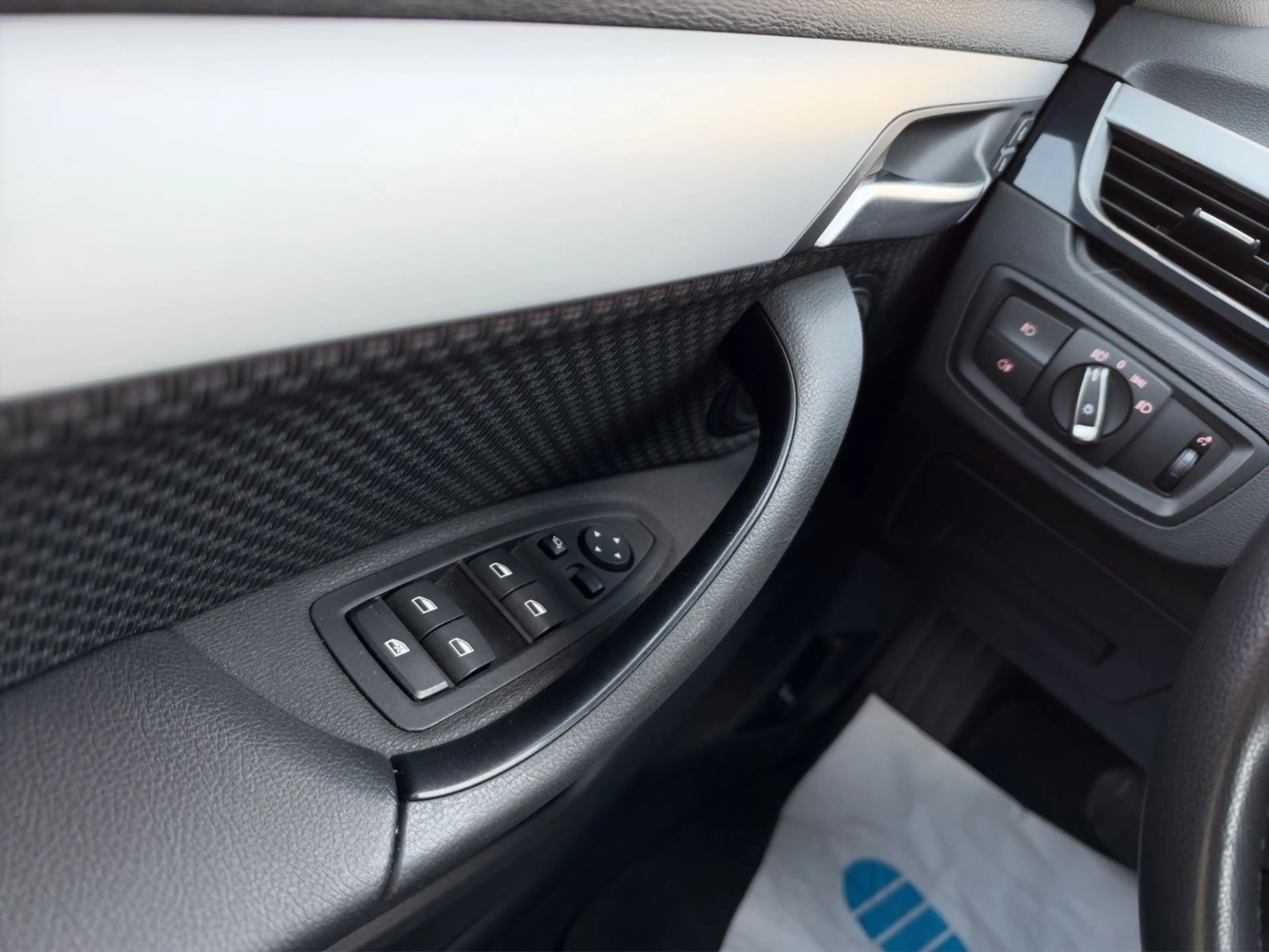 BMW X1 xDrive 20 d Advantage°Automatik°LED^Navi°Eur6 — photo 10