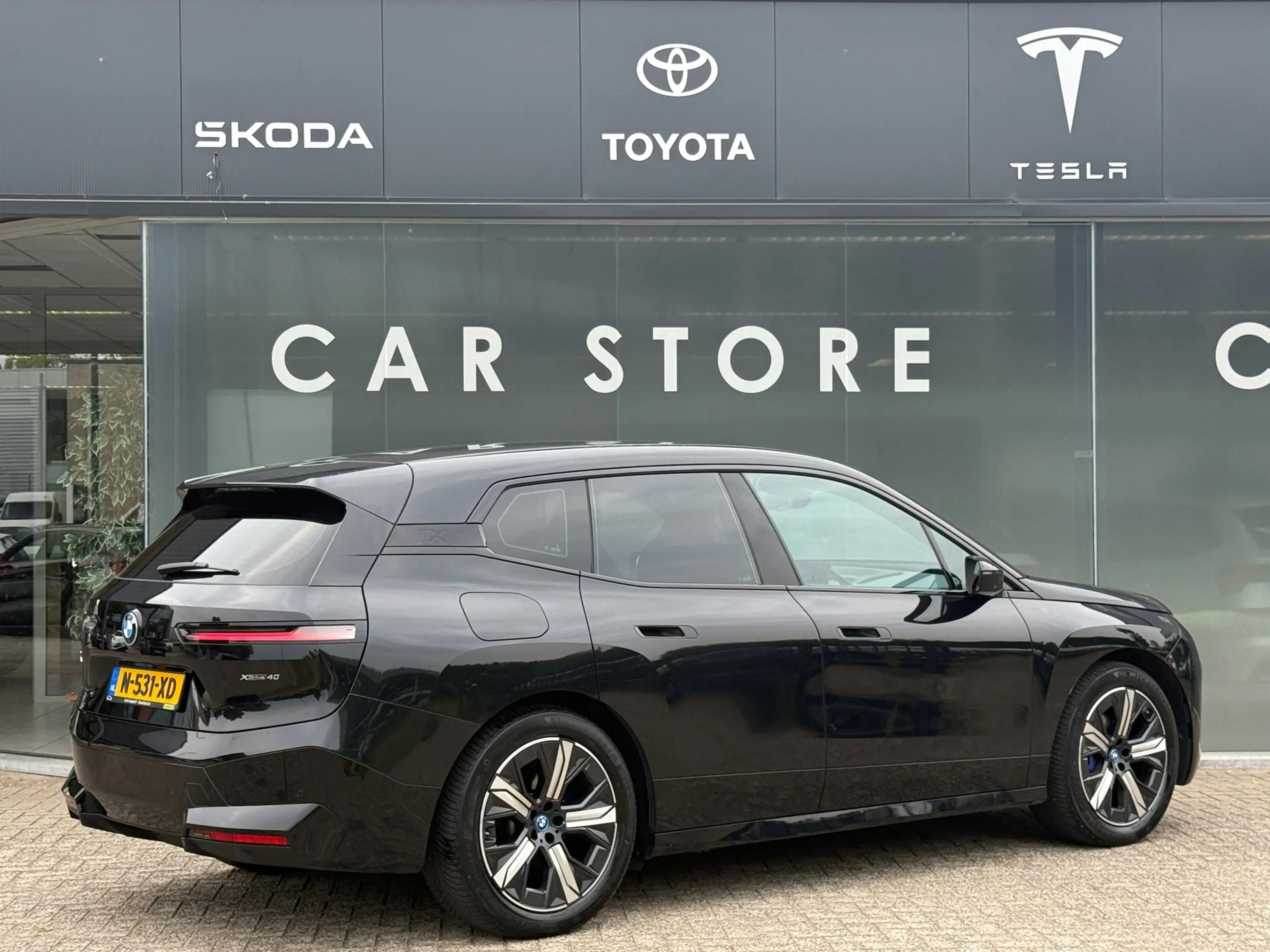 BMW iX XDrive40 High Executive 77 kWh 96% soh PANO|B&W|Tr — photo 2
