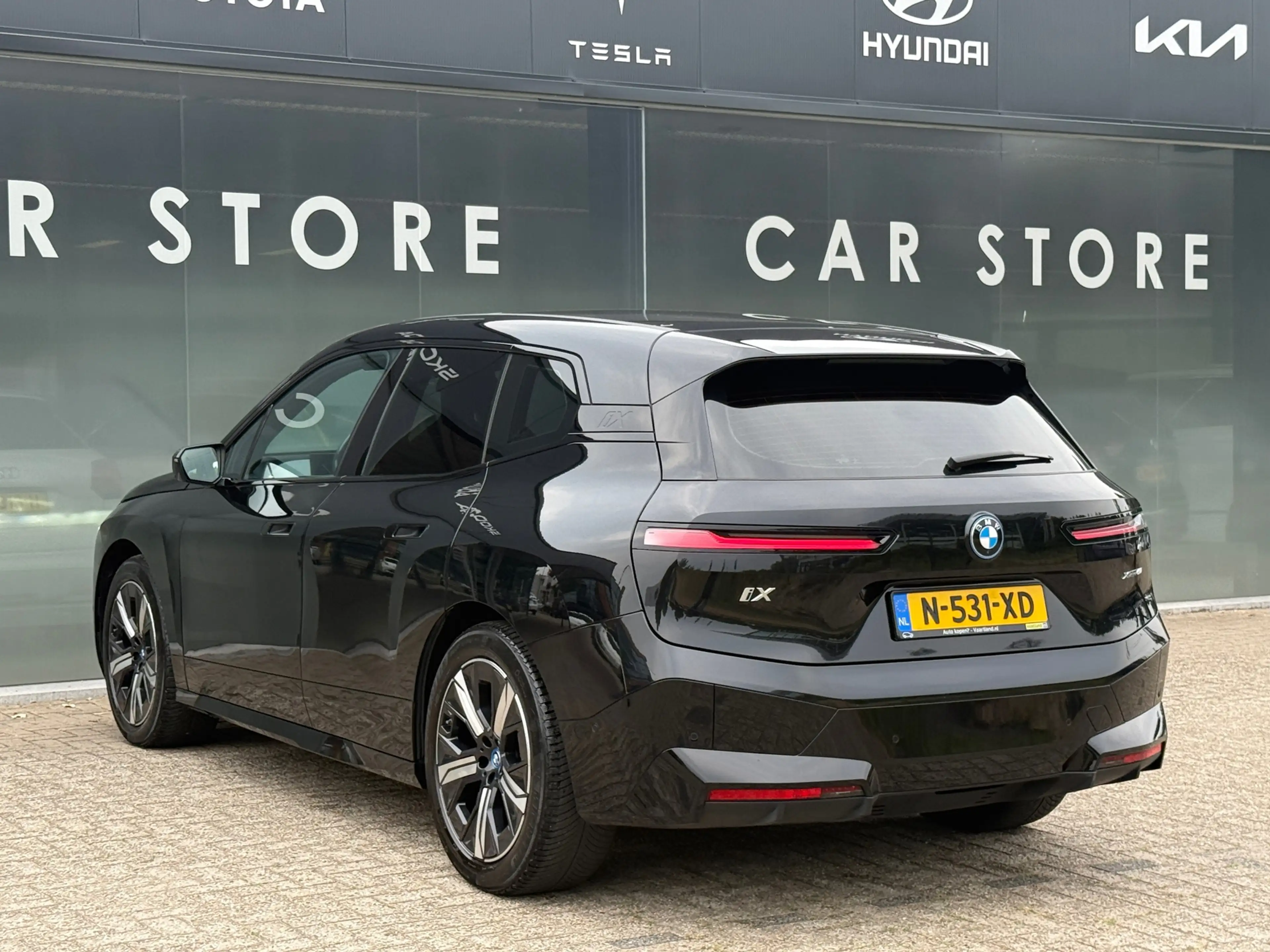 BMW iX XDrive40 High Executive 77 kWh 96% soh PANO|B&W|Tr — photo 7
