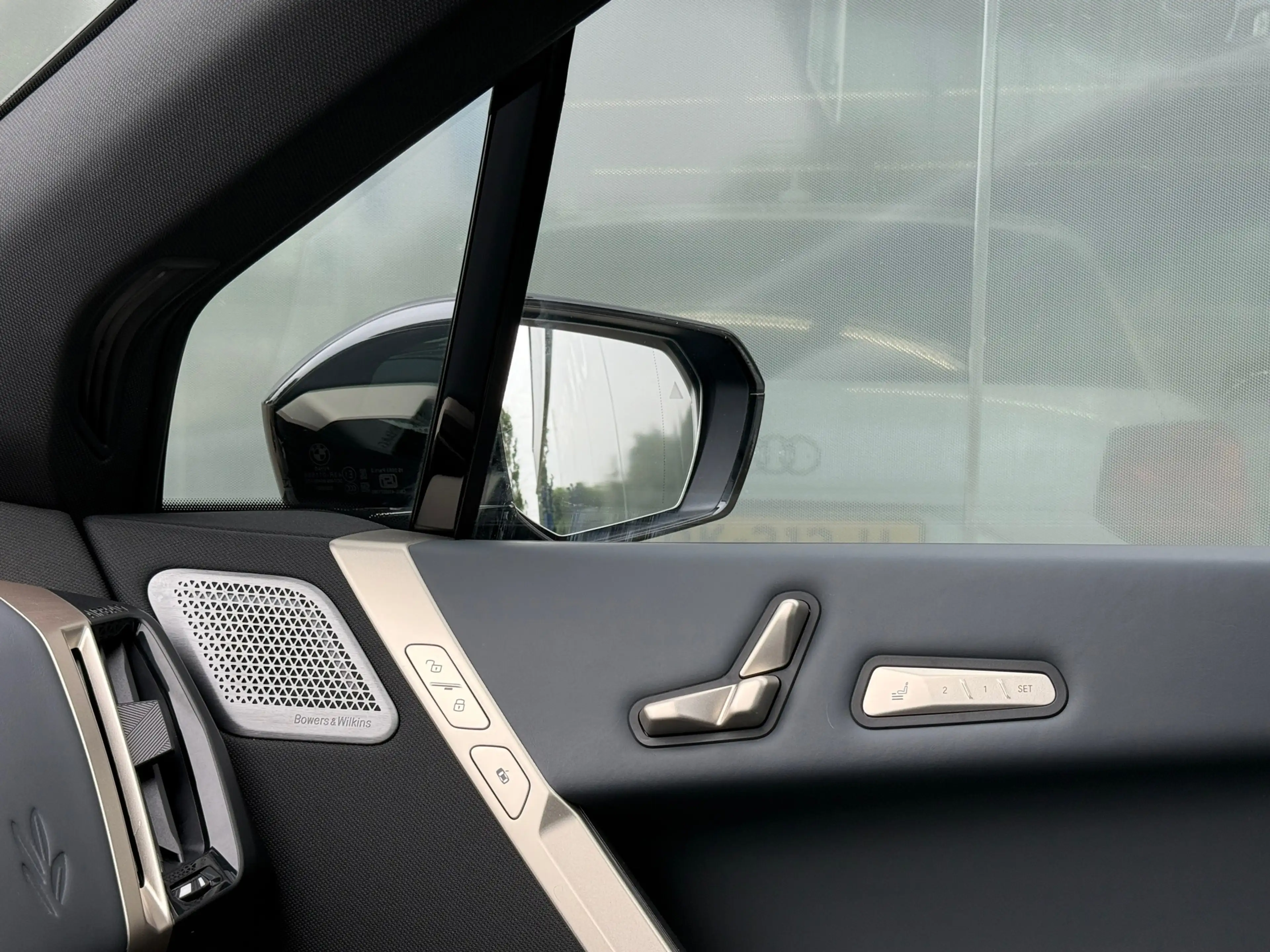BMW iX XDrive40 High Executive 77 kWh 96% soh PANO|B&W|Tr — photo 14