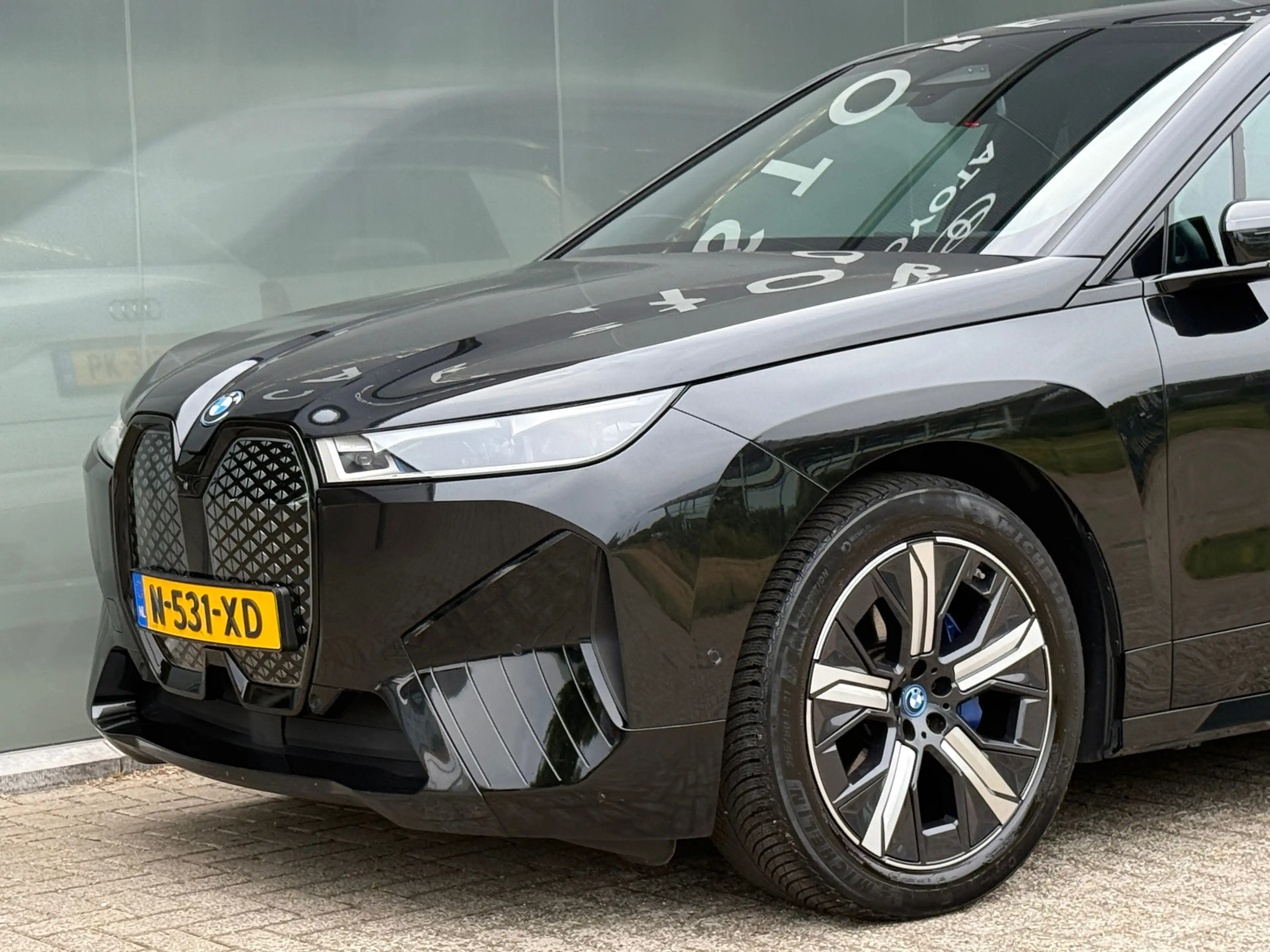 BMW iX XDrive40 High Executive 77 kWh 96% soh PANO|B&W|Tr — photo 10