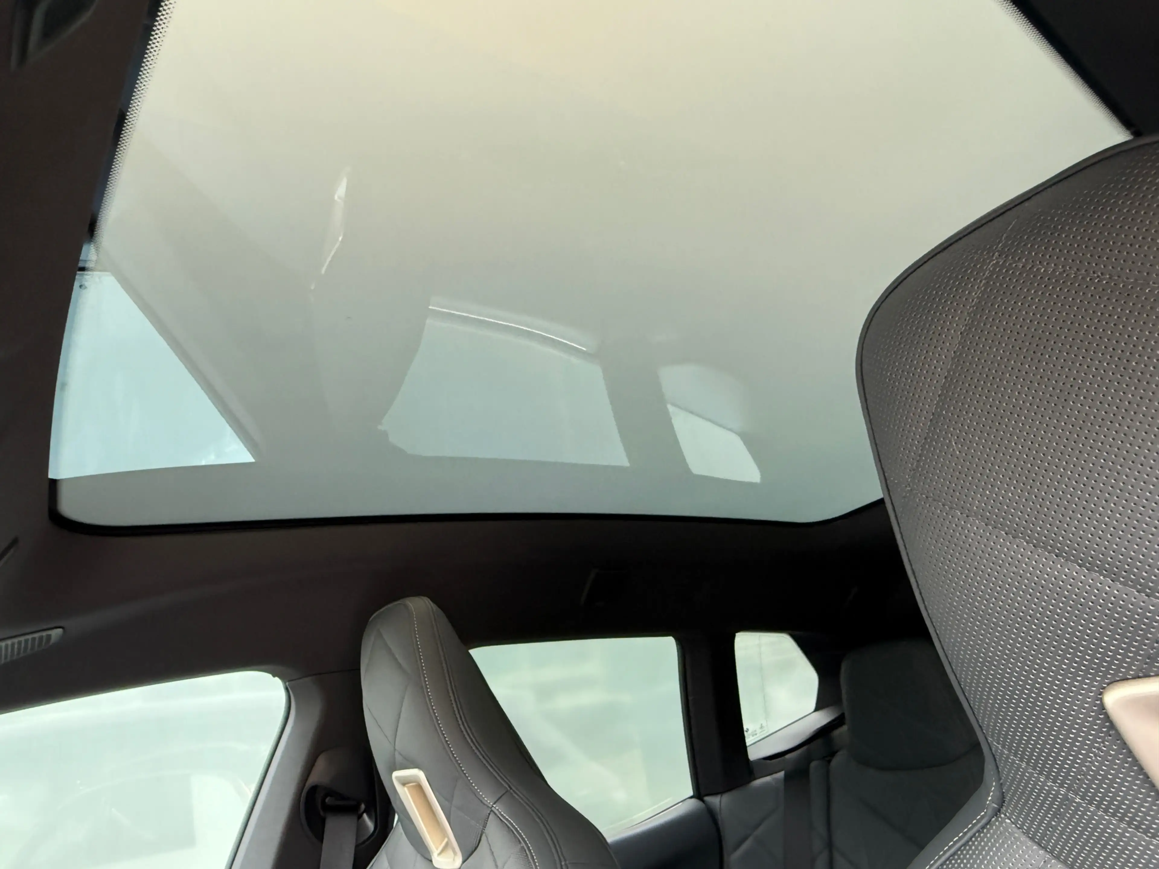 BMW iX XDrive40 High Executive 77 kWh 96% soh PANO|B&W|Tr — photo 11