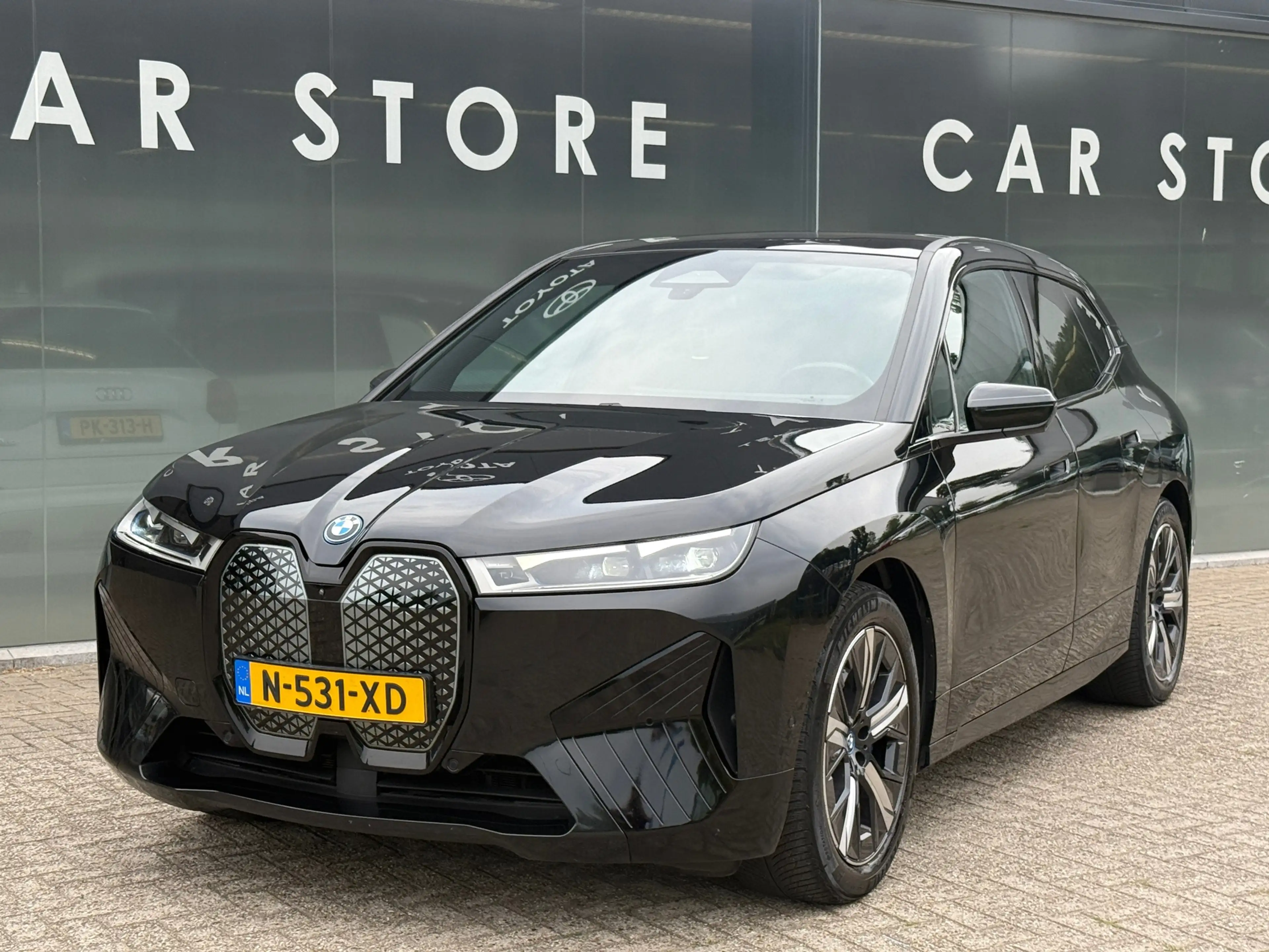 BMW iX XDrive40 High Executive 77 kWh 96% soh PANO|B&W|Tr — photo 8