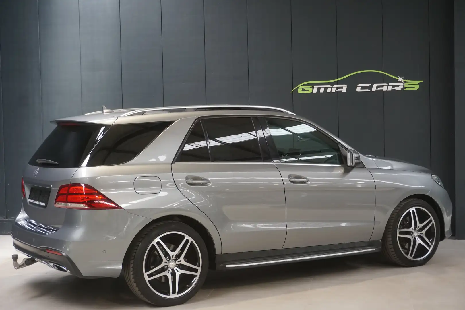 Mercedes-Benz GLE 350 d 4Matic  AMG Line Pano-Nav-Leder-Garantie Grijs - 2