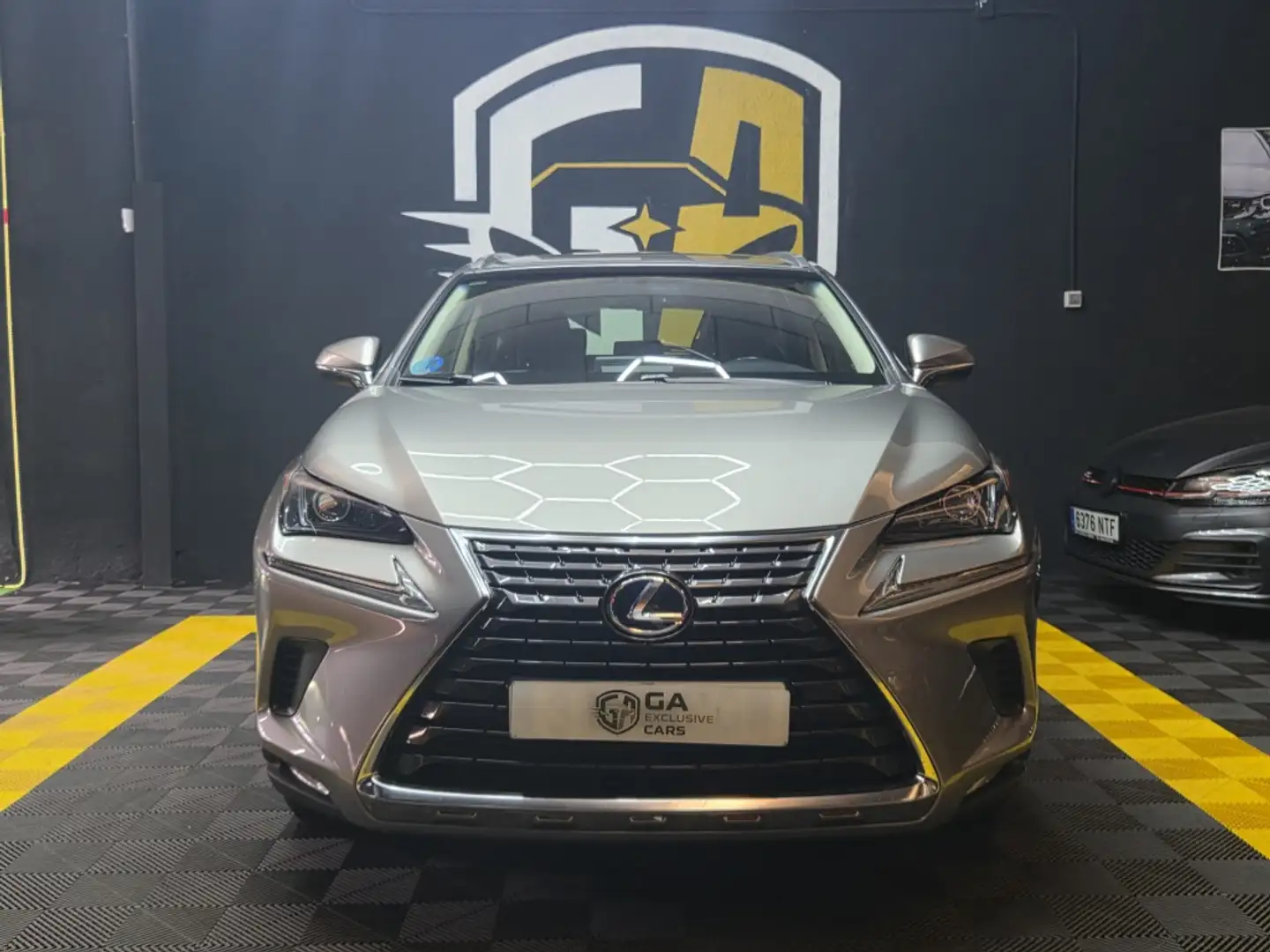 Lexus NX 300 300h Business 2WD Gris - 2