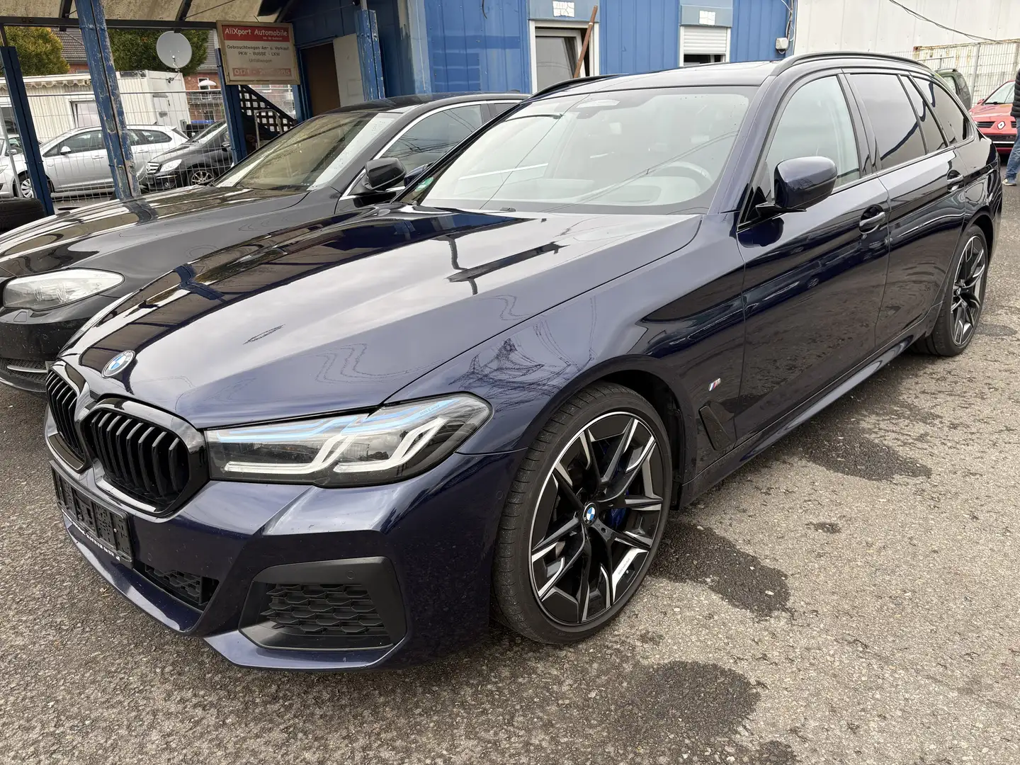 BMW 540 540d xDrive Touring Aut.  M sport Line soft close Blau - 1