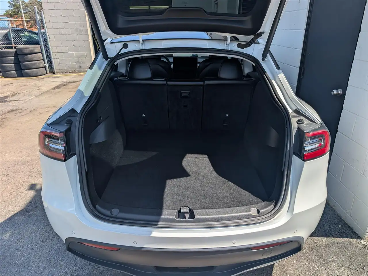Tesla Model Y fotografie Tesla Model Y