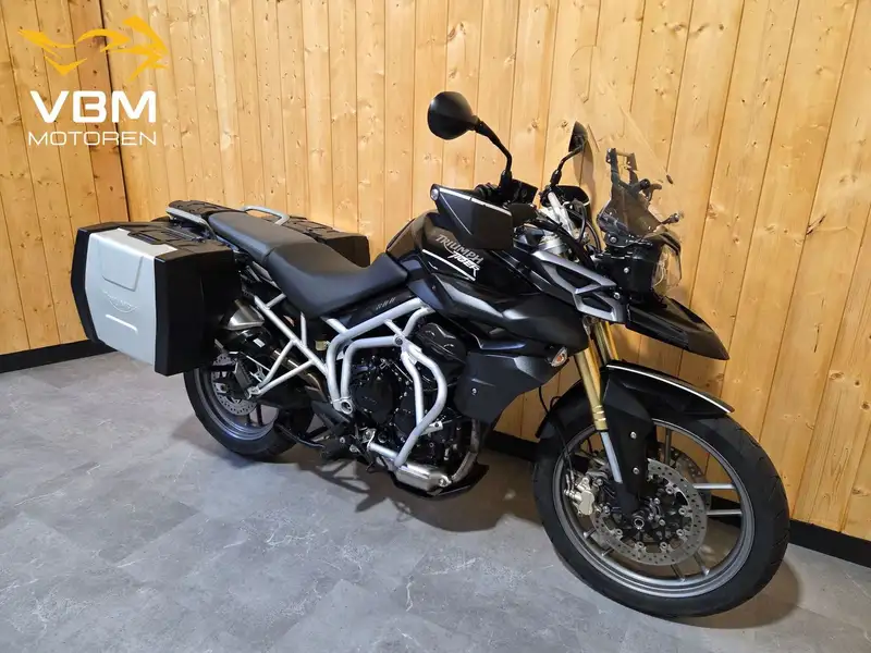 Triumph Tiger 800 - foto 2