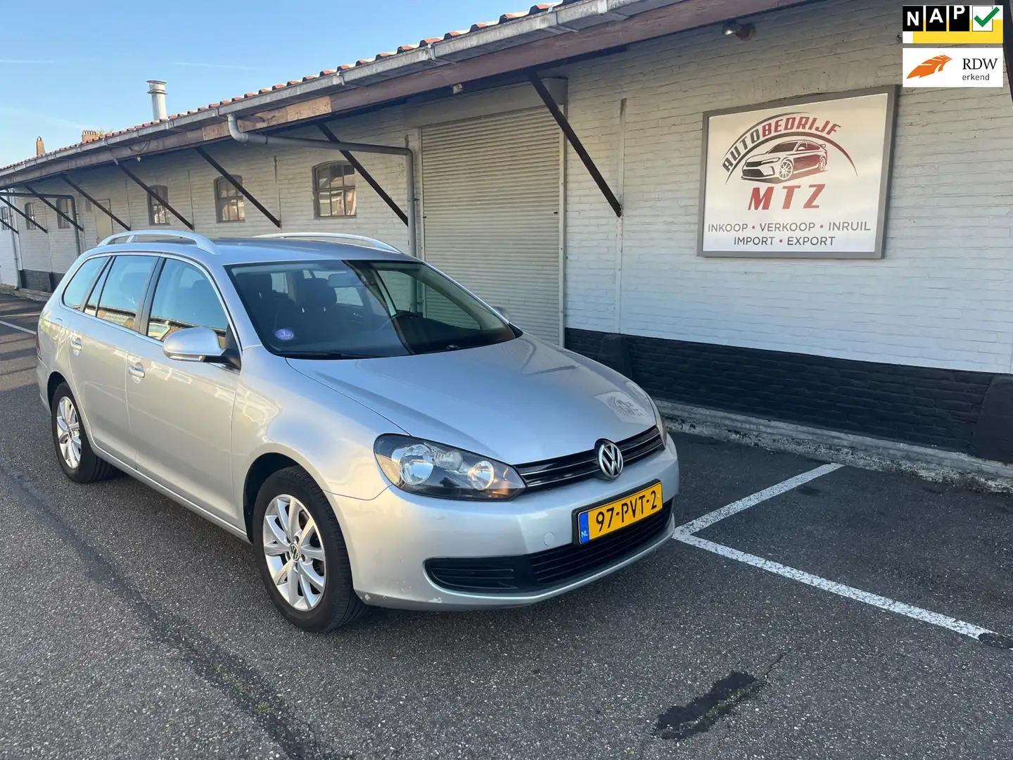 Volkswagen Golf Variant 1.2 TSI Comfortline BlueMotion DEALER OH/ NIEUWE A Grijs - 1