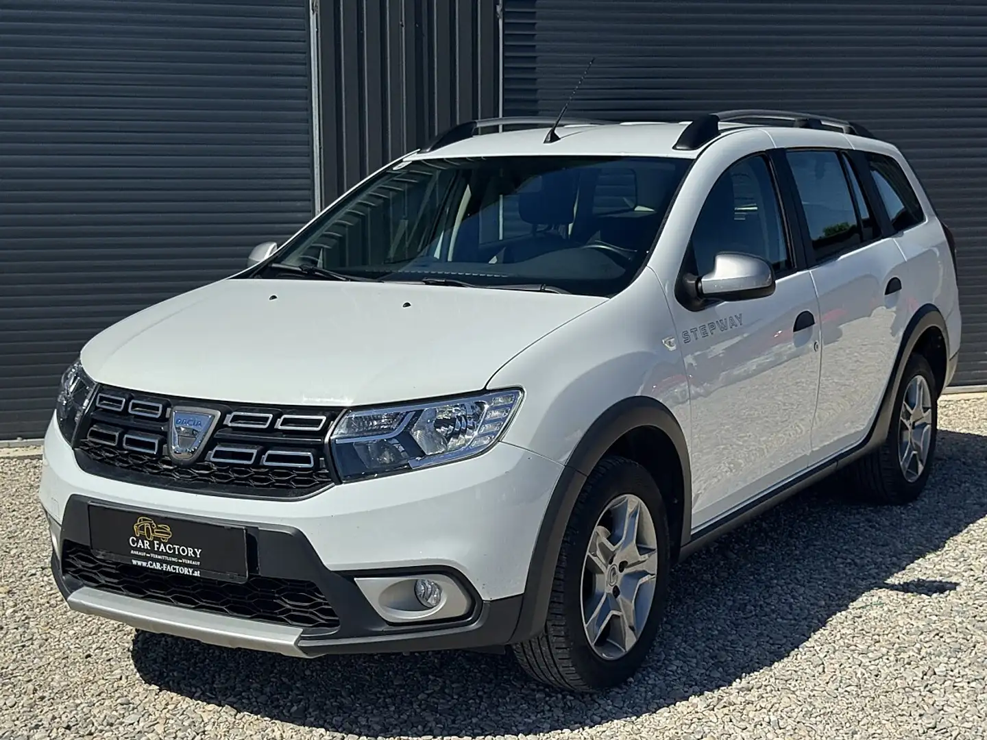 Dacia Logan MCV Stepway TCe 90 Easy-R S&S Automatik Weiß - 1