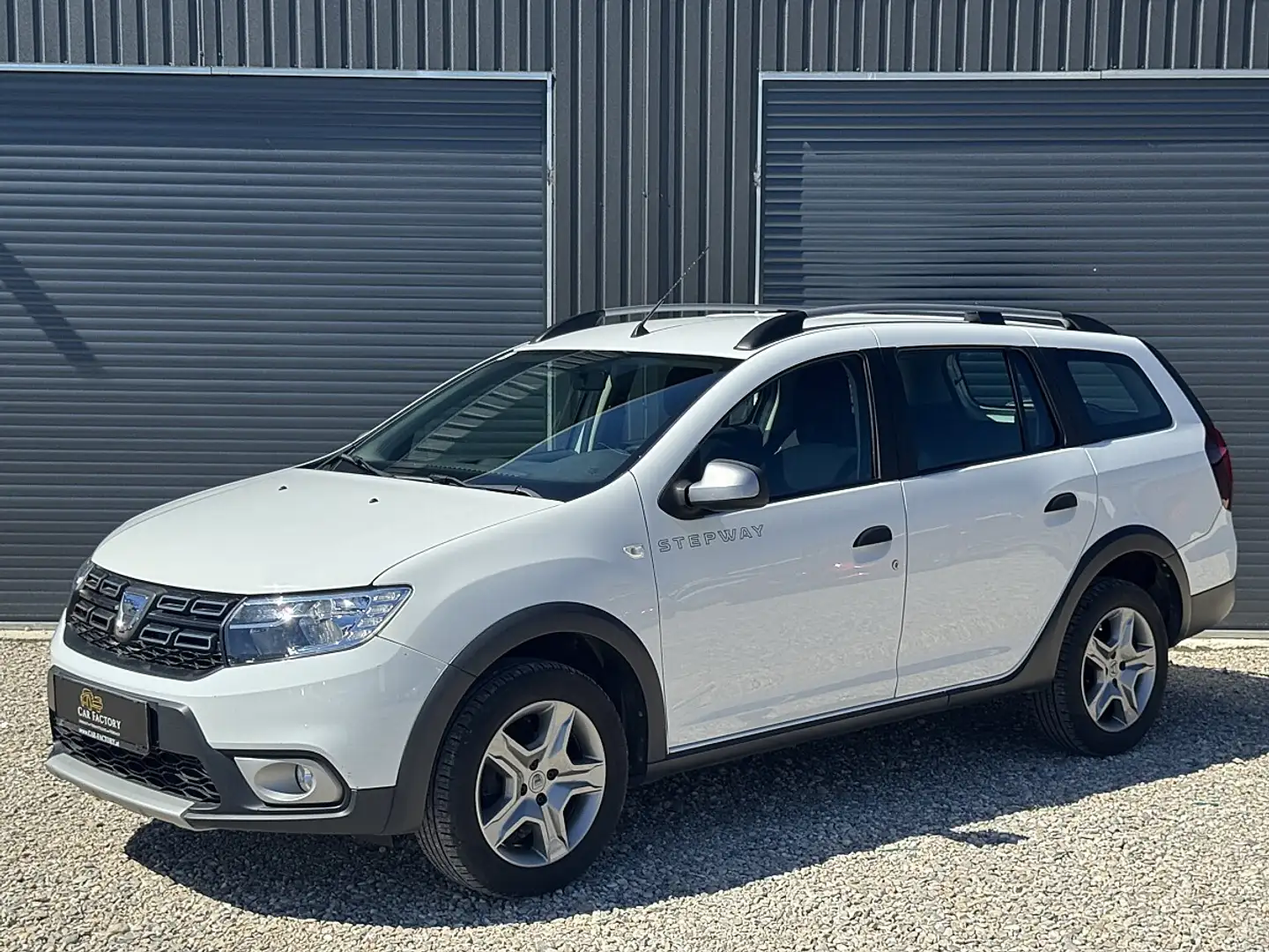 Dacia Logan MCV Stepway TCe 90 Easy-R S&S Automatik Weiß - 2