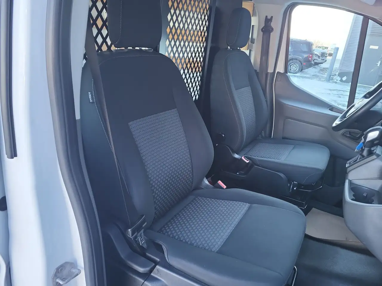 Ford Transit Cargo Van снимка Ford Transit Cargo Van
