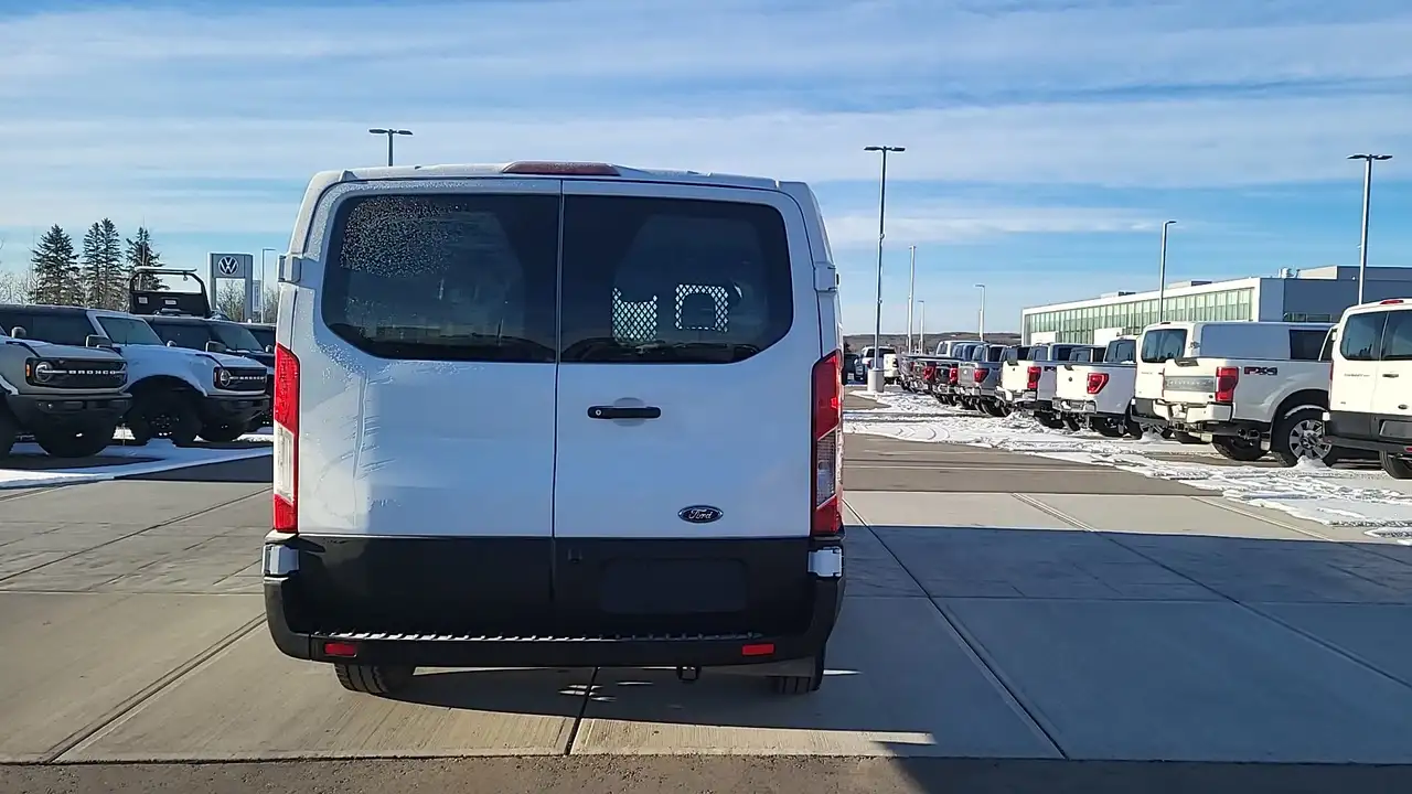 Ford Transit Cargo Van снимка Ford Transit Cargo Van