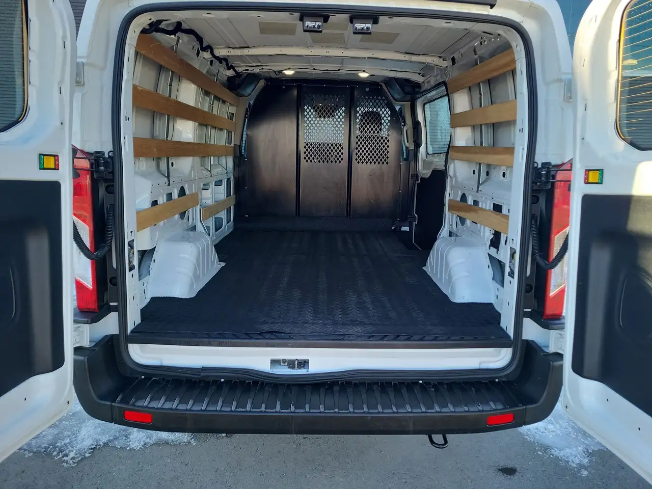 Ford Transit Cargo Van снимка Ford Transit Cargo Van