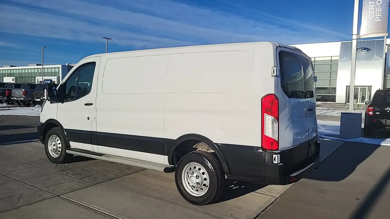 Ford Transit Cargo Van снимка Ford Transit Cargo Van