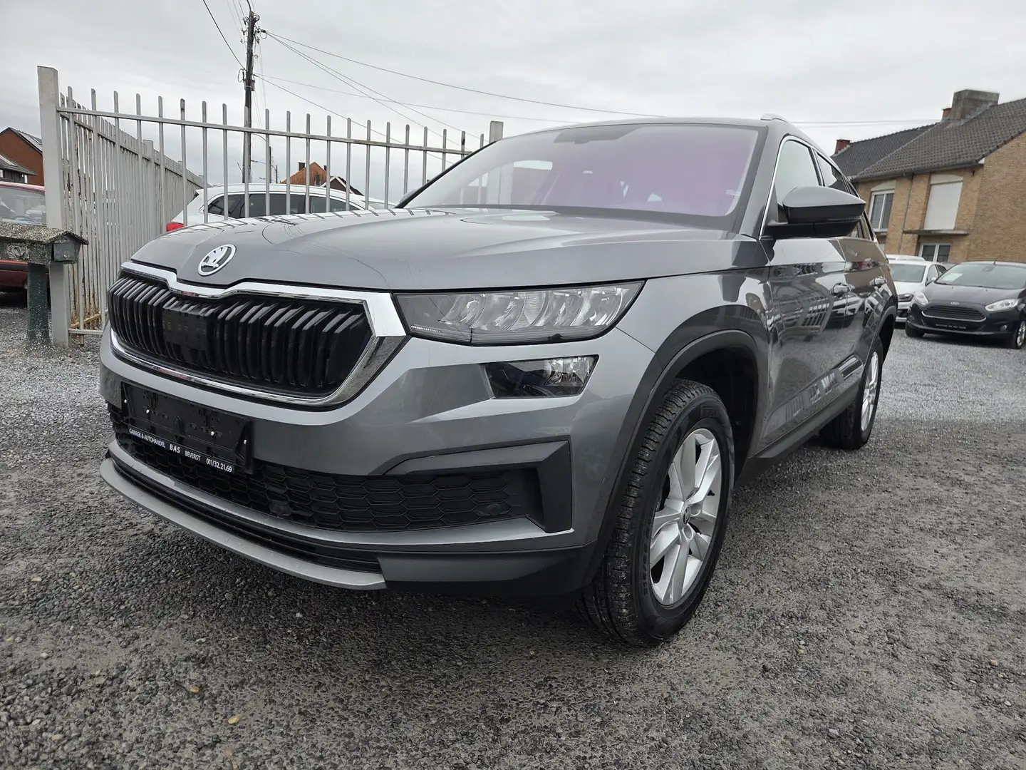 Skoda Kodiaq 2.0 TDI DSG☆NAVI☆CARPLAY☆CAM☆DAB☆CRUISE☆1JGARANTIE Gris - 1