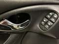 Ford Focus 2.0-16V Ghia Grijs - thumbnail 2