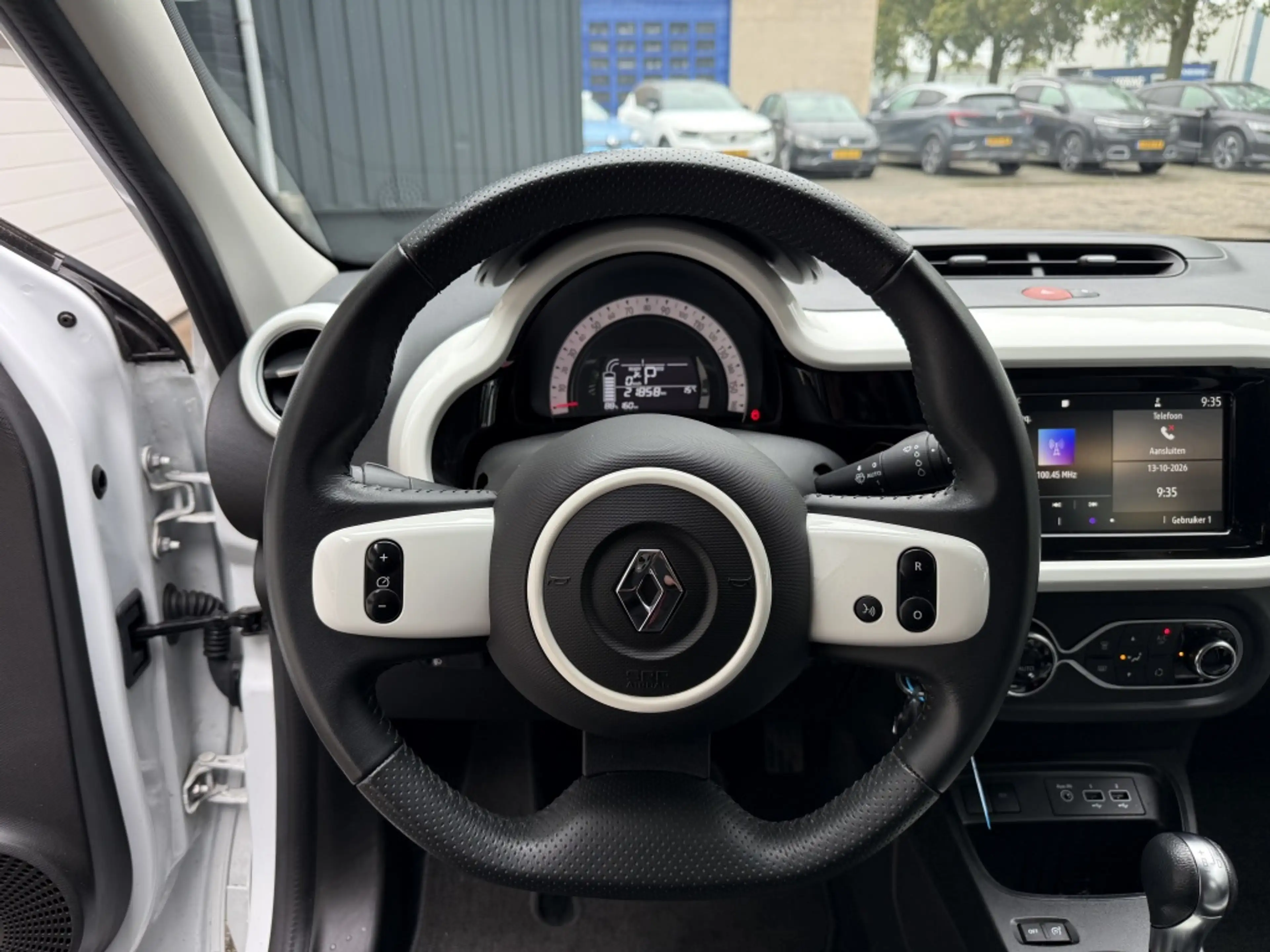 Renault Twingo Z.E. R80 Collection — photo 8