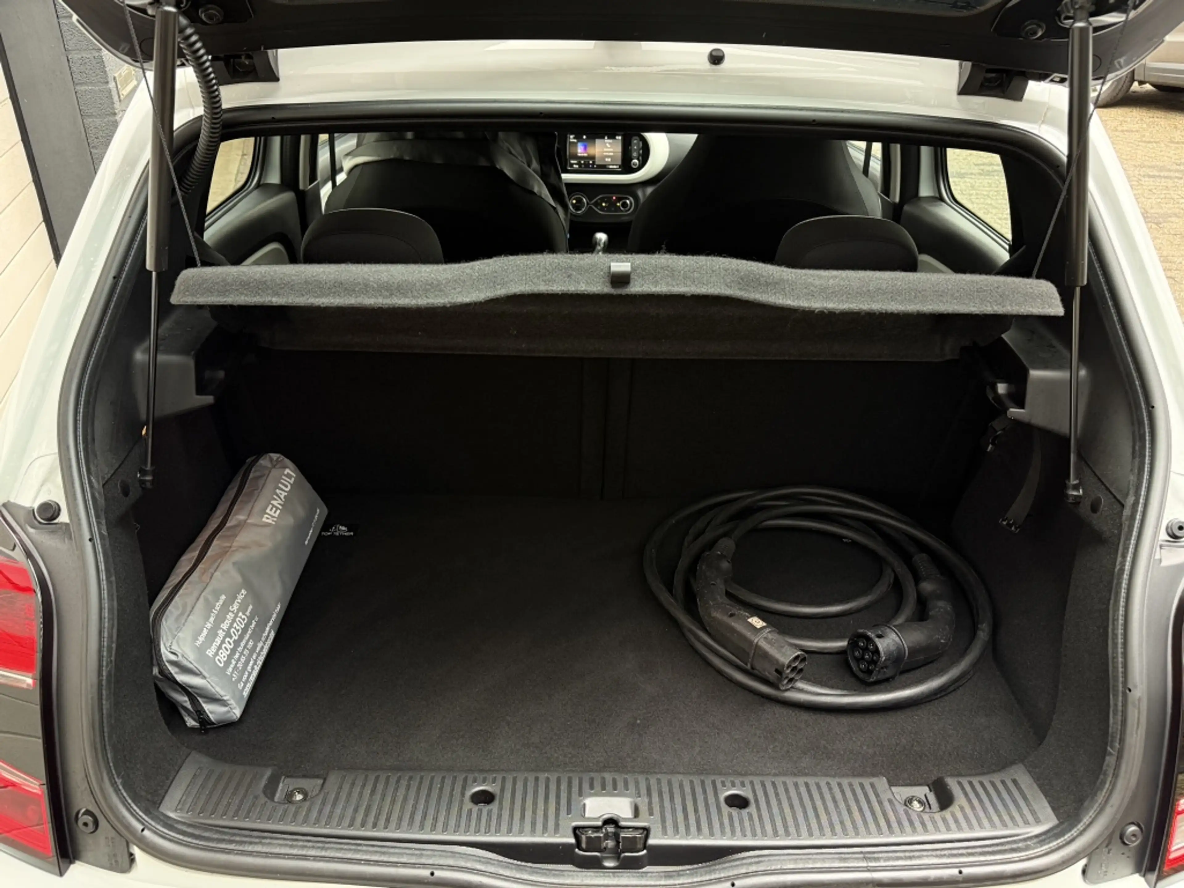 Renault Twingo Z.E. R80 Collection — photo 10