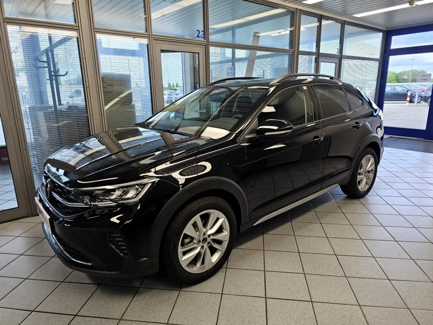 Volkswagen Taigo Life Climatr,AHK,Kamera,Sitzhzg.,met. Zwart - 2