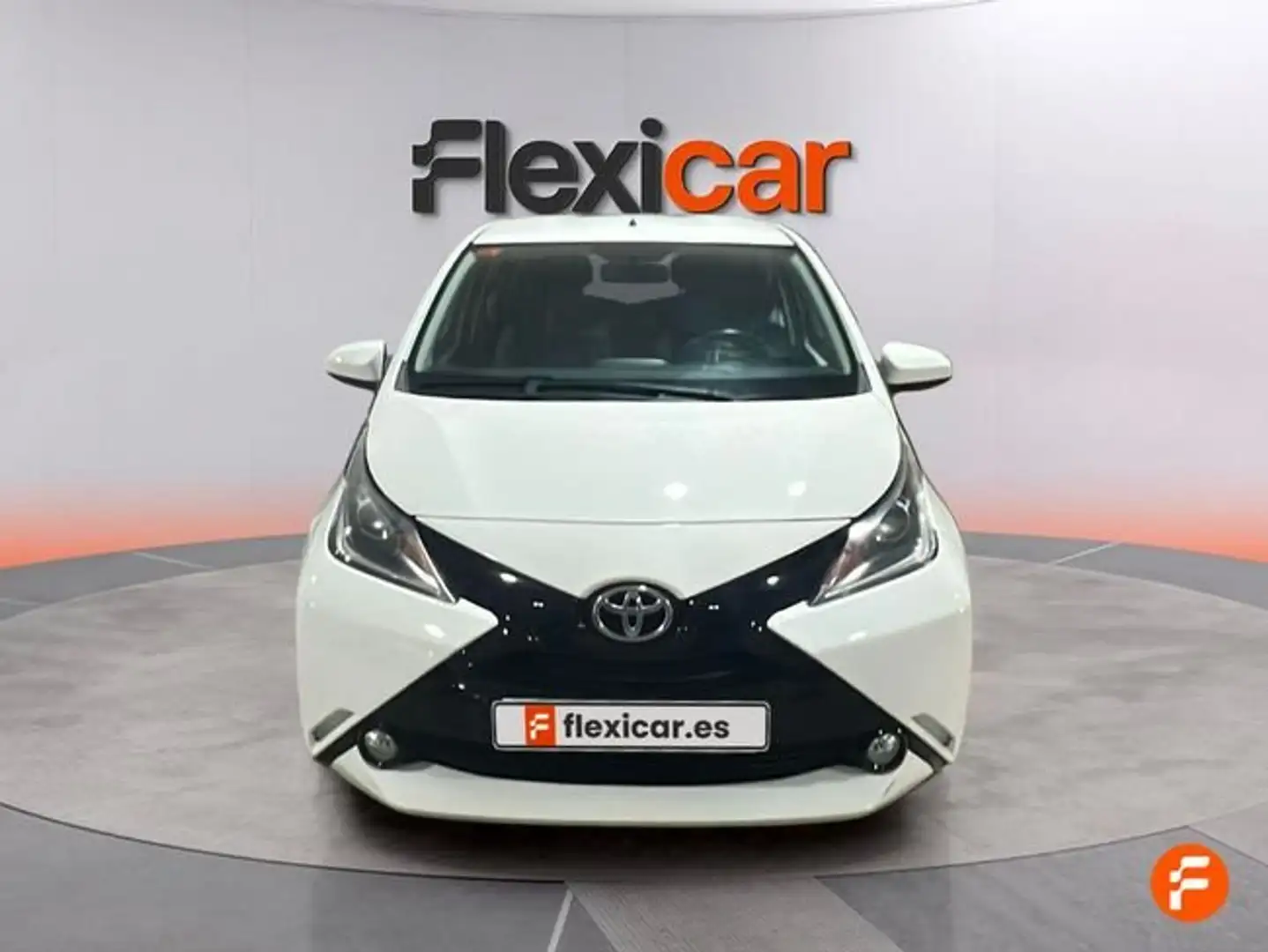 Toyota Aygo 1.0 70 x-play Blanco - 2