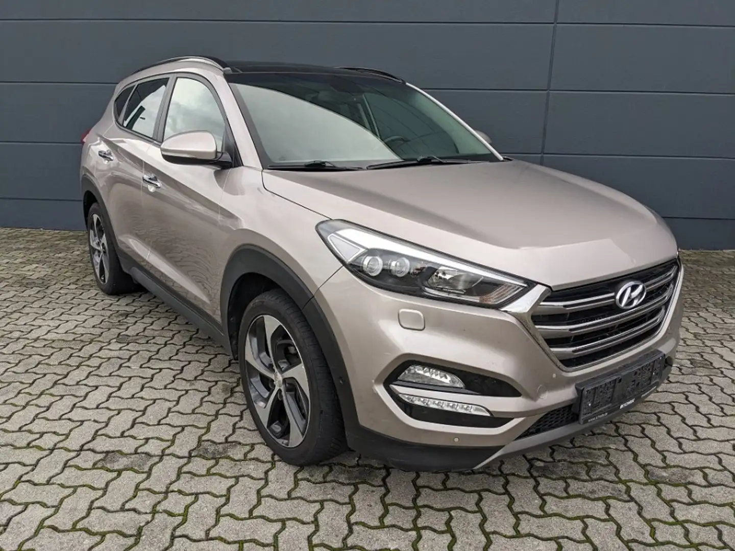 Hyundai TUCSON 2.0l Premium 4WD LED AHK Leder Panodach Grün - 2
