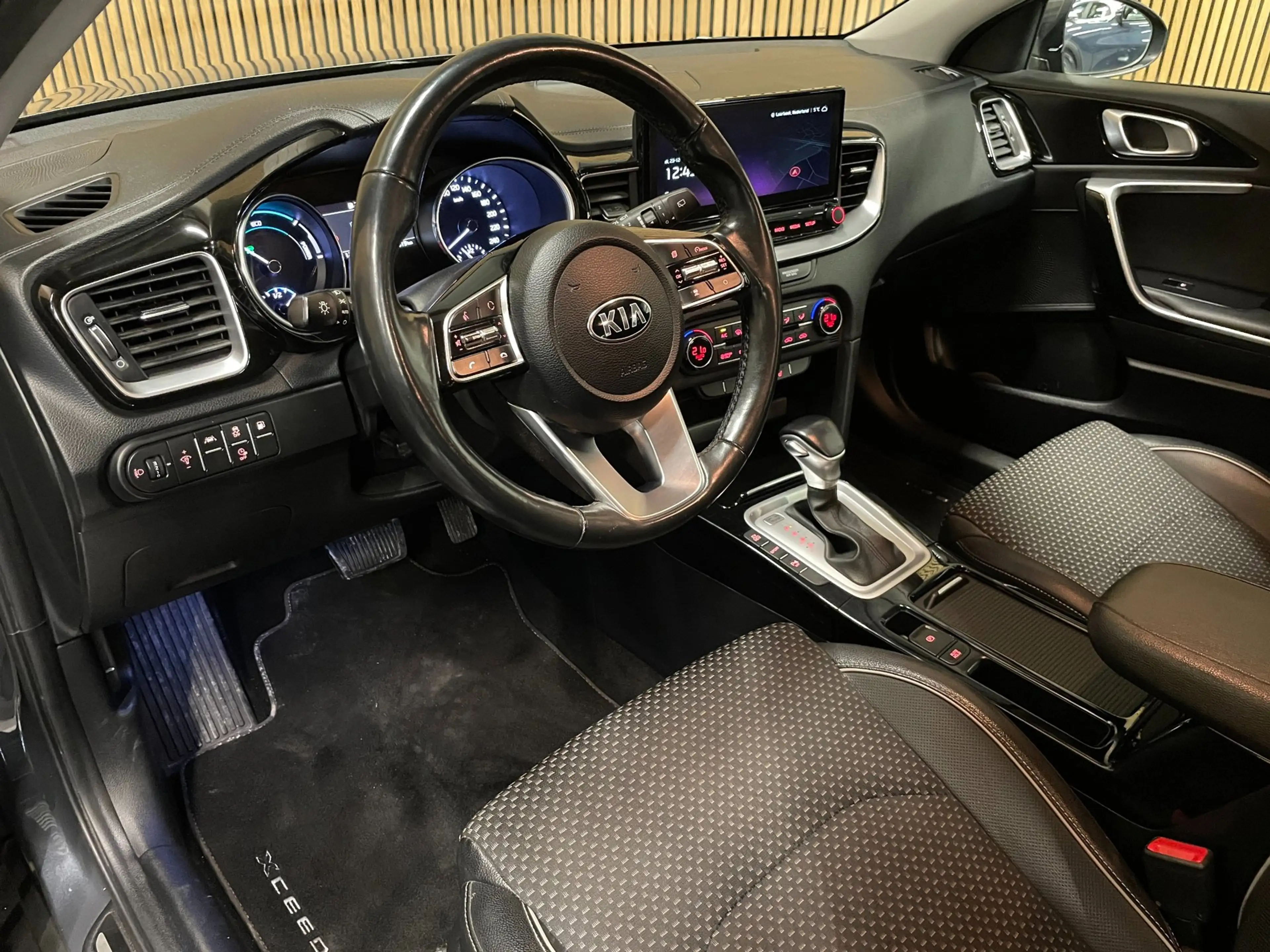 Kia XCeed 1.6 GDi PHEV DynamicPlusLine|ACC|ANDROID AUTO,APPL — photo 29