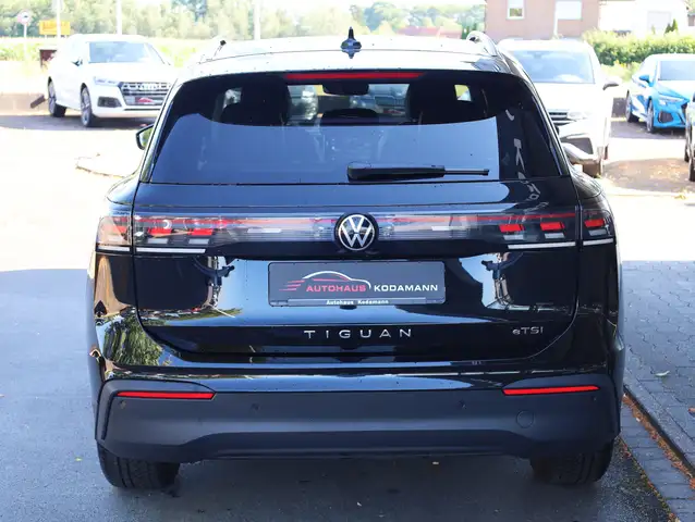 Volkswagen Tiguan view 9