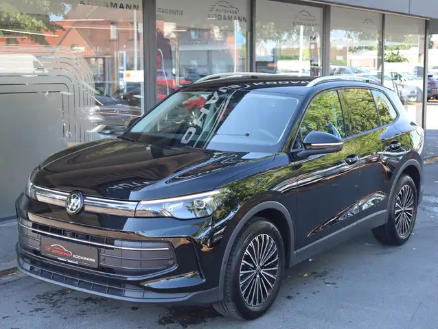 Volkswagen Tiguan view 5