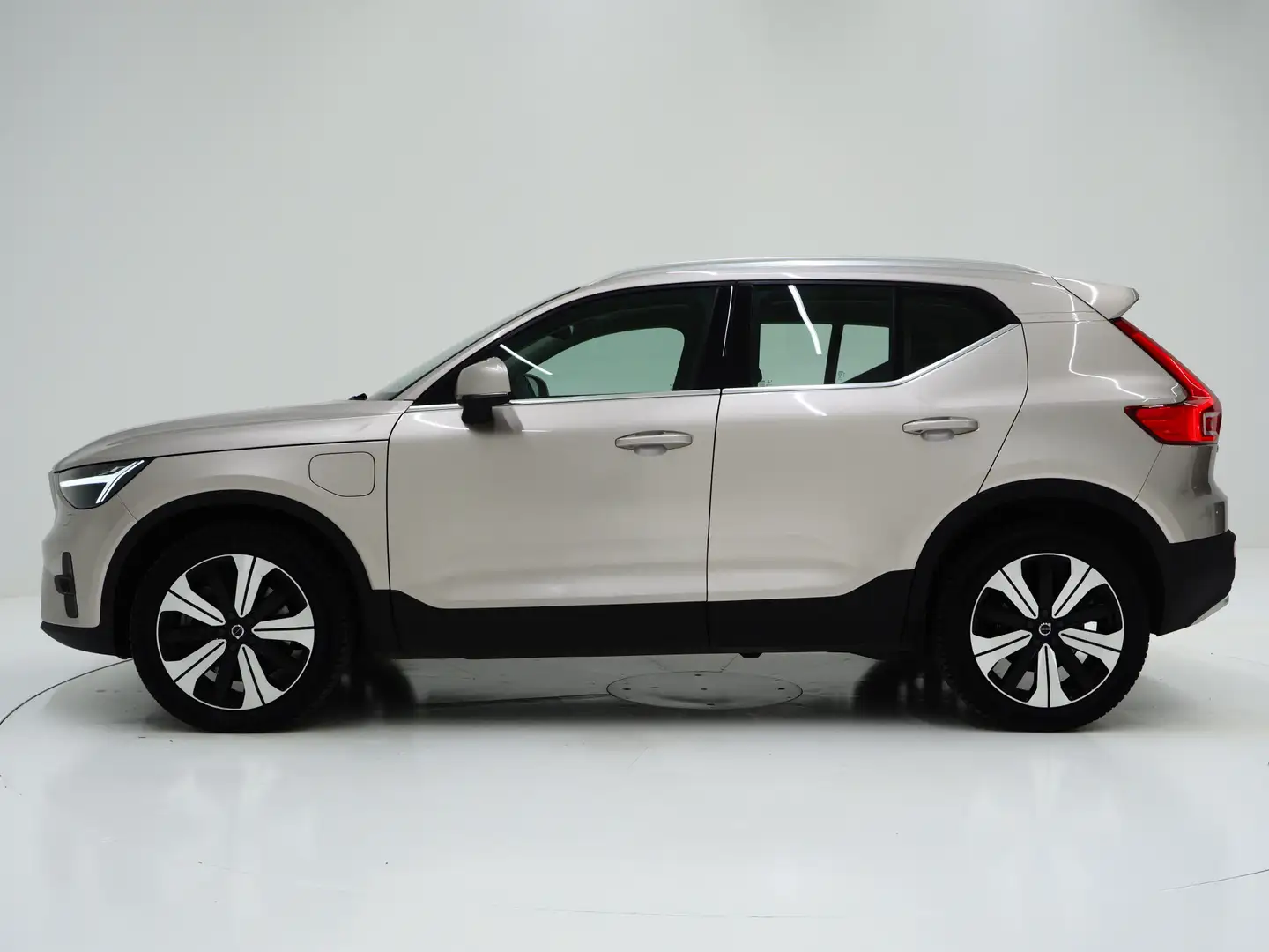 Volvo XC40 1.5 T4 Recharge Ultimate | Panoramadak | Pilot Ass Beige - 2