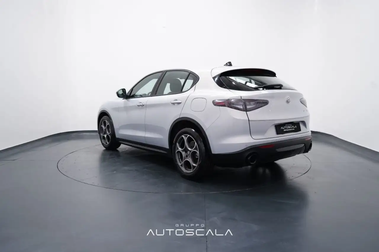 Alfa Romeo Stelvio 2024