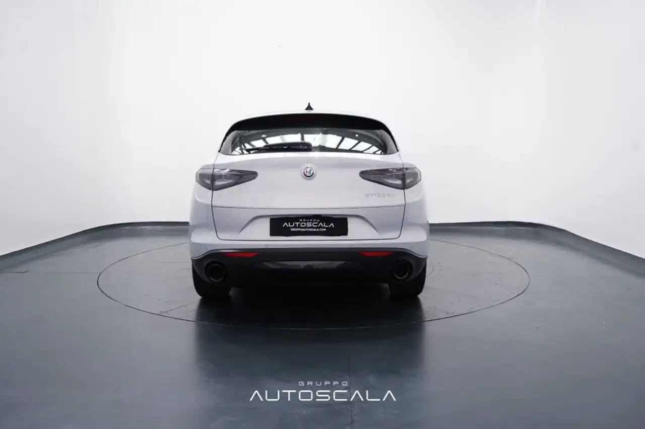 Alfa Romeo Stelvio 2024
