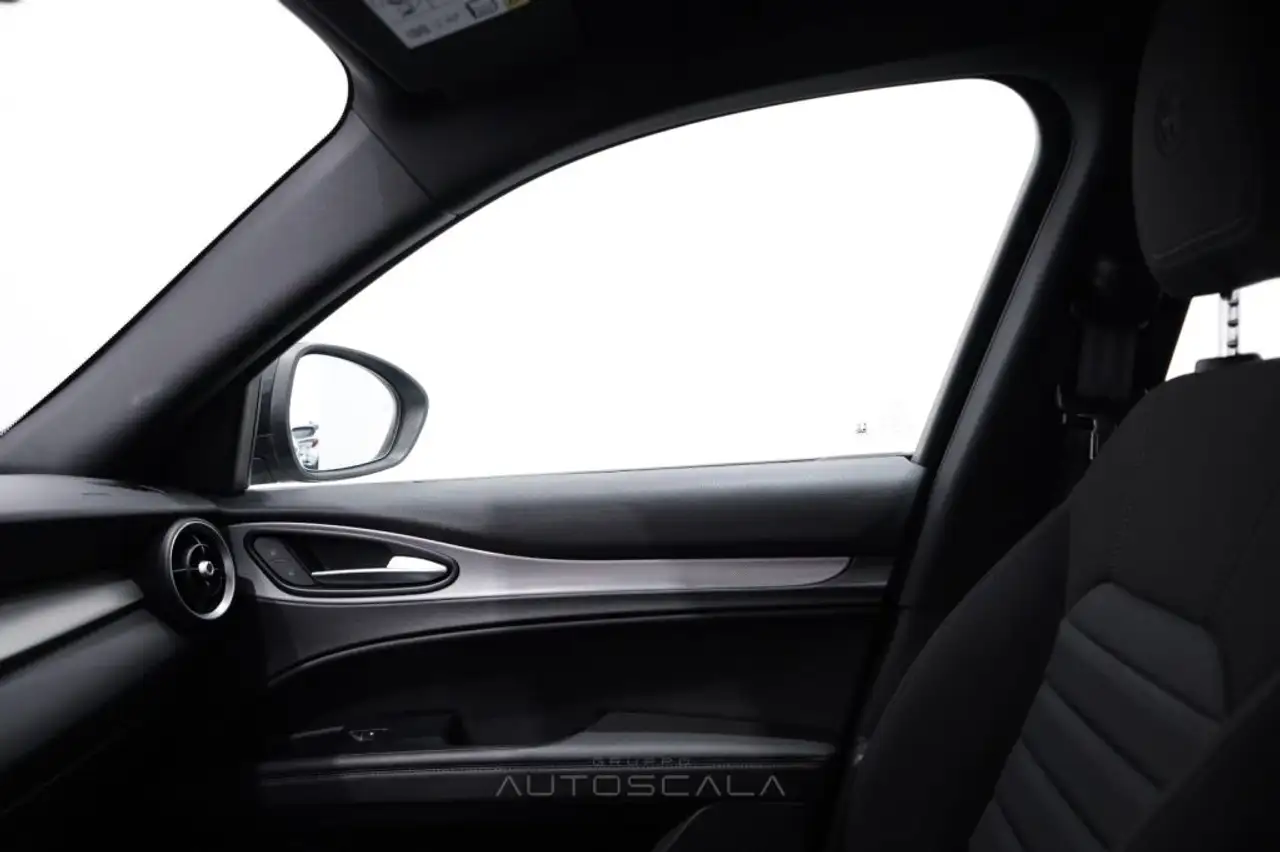 Alfa Romeo Stelvio 2024 — фото 20