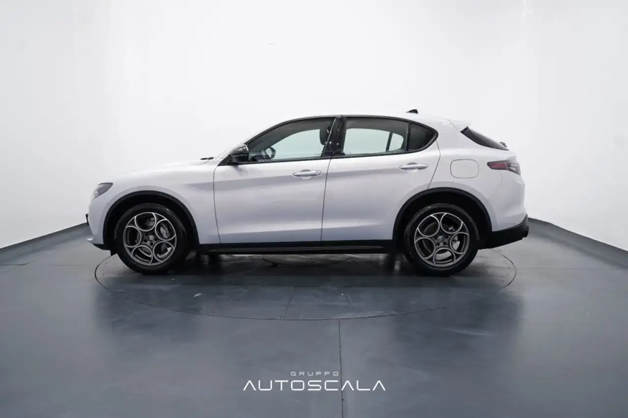 Alfa Romeo Stelvio 2024