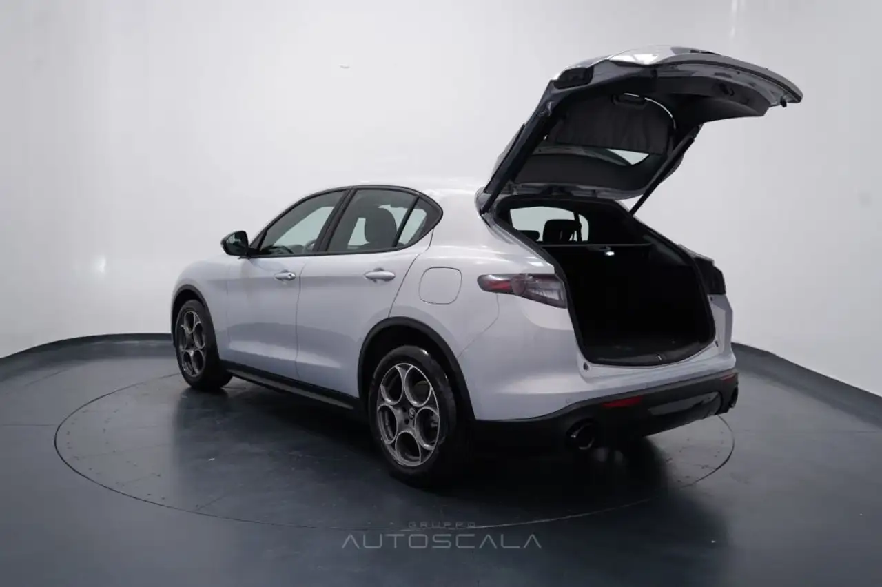 Alfa Romeo Stelvio 2024 — фото 33
