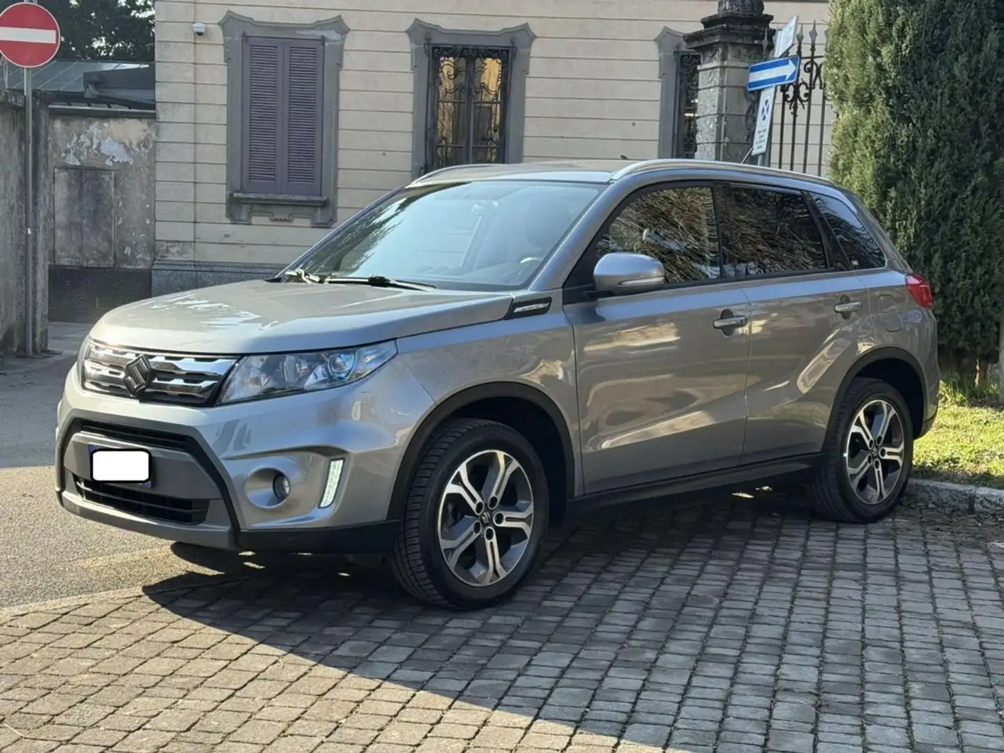 Suzuki Vitara 1.6 VVT 4WD AllGrip V-Top Grigio - 1