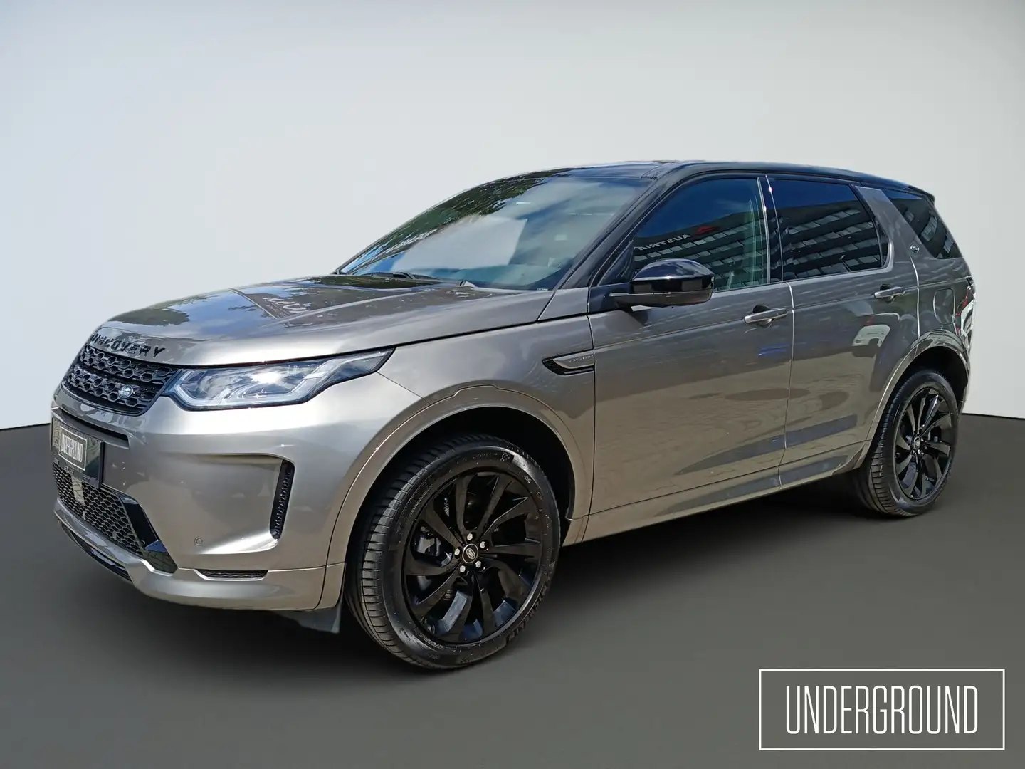 Land Rover Discovery Sport P300e PHEV AWD R-Dynamic S Aut. Grijs - 1