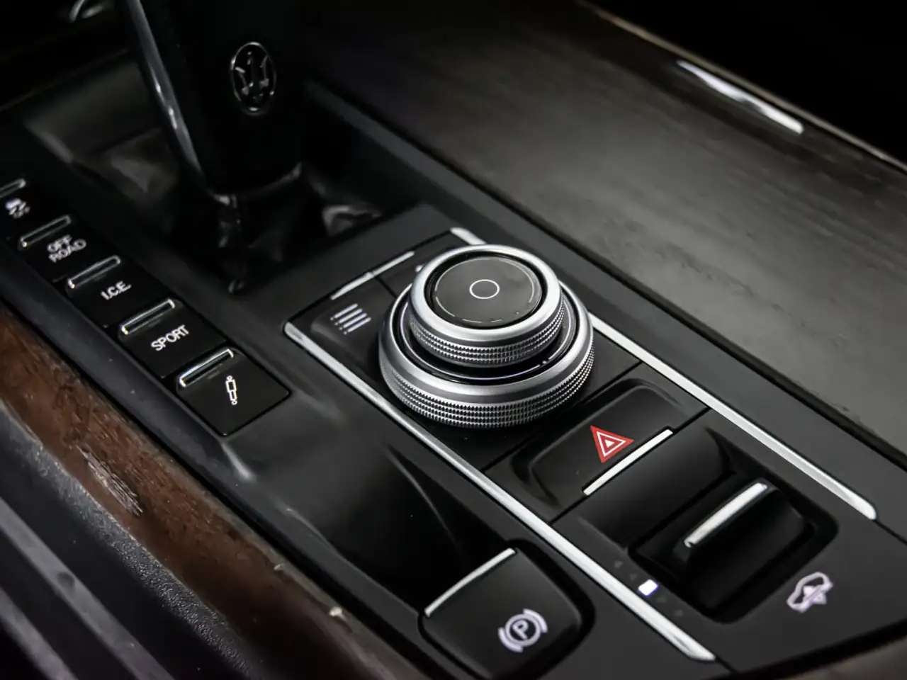 Maserati Levante снимка Maserati Levante
