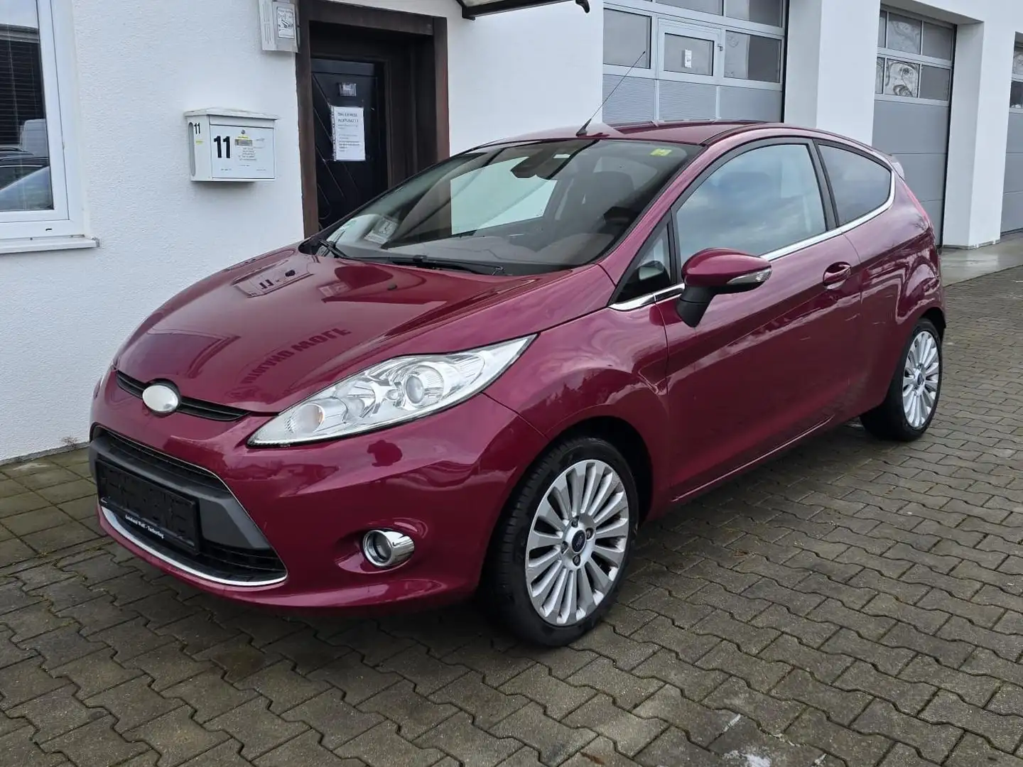 Ford Fiesta Titanium Violett - 1