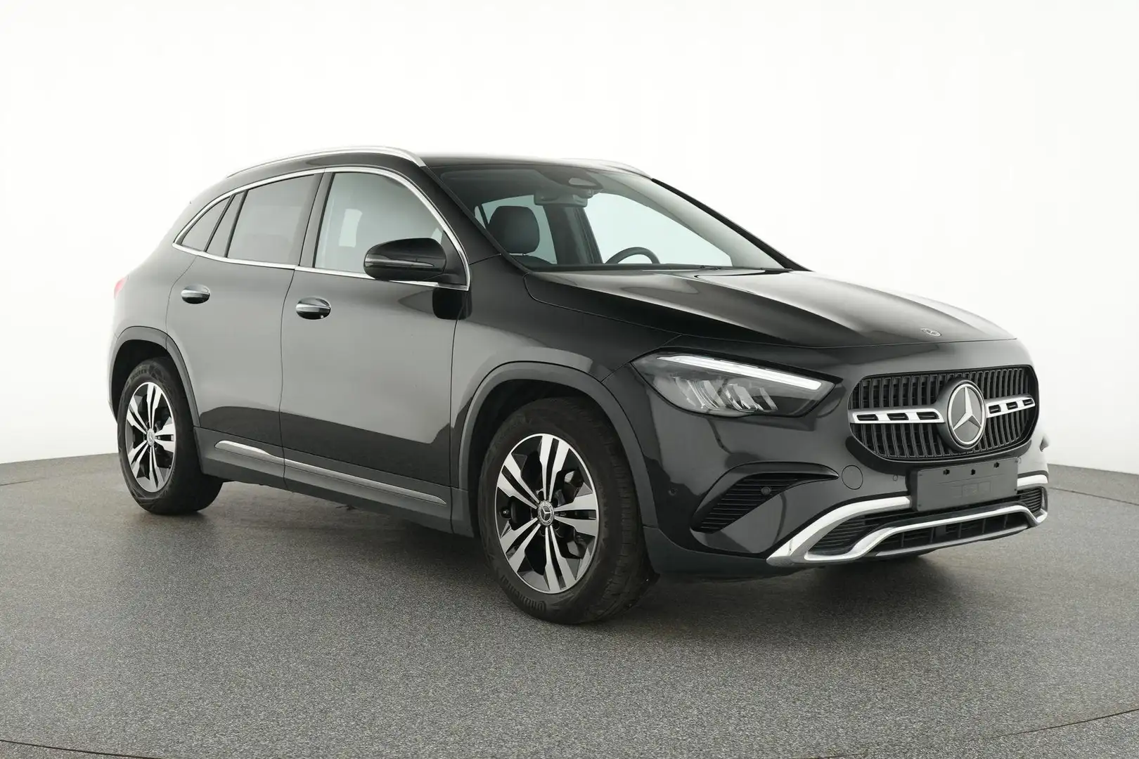 Mercedes-Benz GLA 180 Progressive Noir - 2