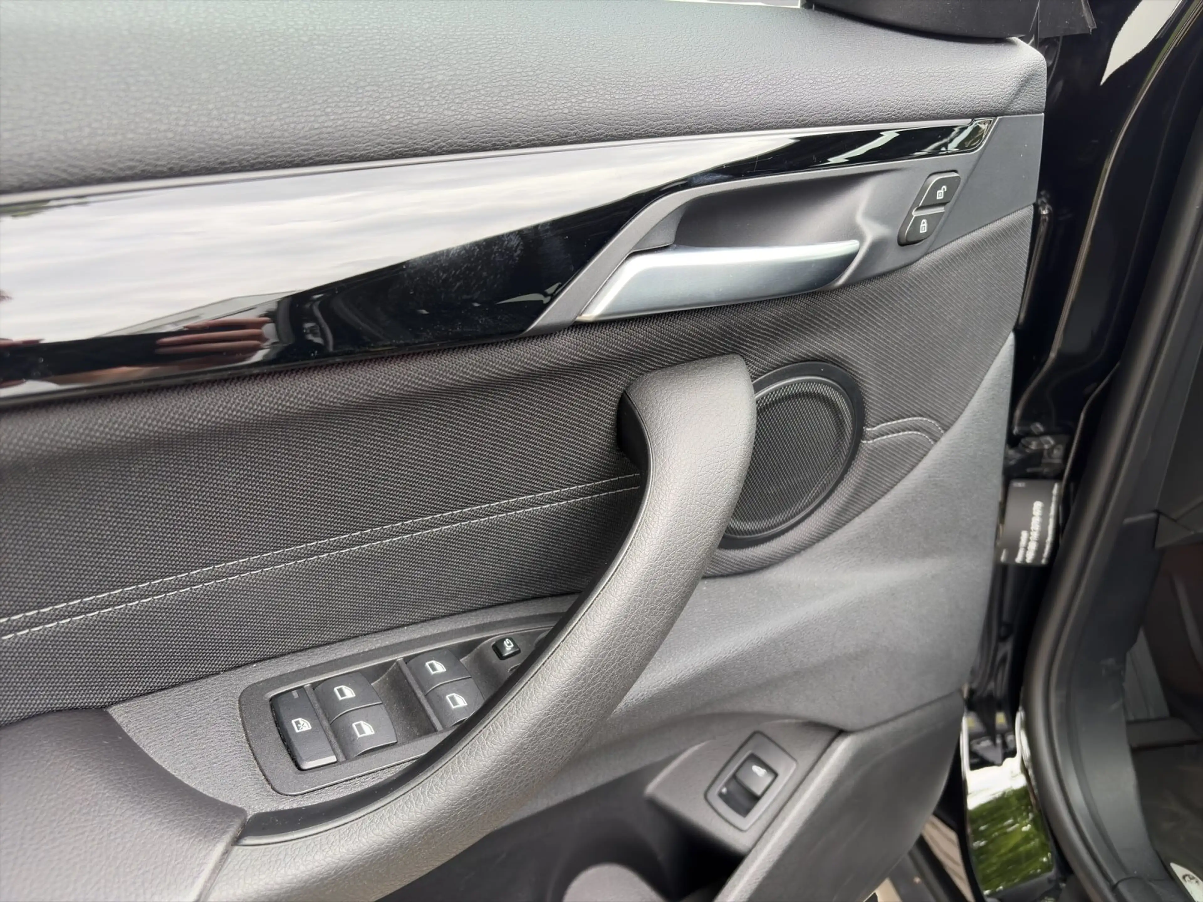 BMW X2 sDrive18i LED ParkAss. Navi RFK SHZ Tempomat — photo 10