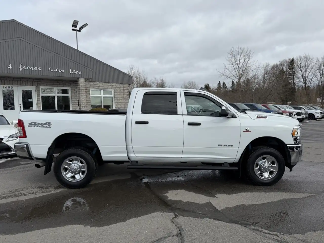 RAM 2500 снимка RAM 2500