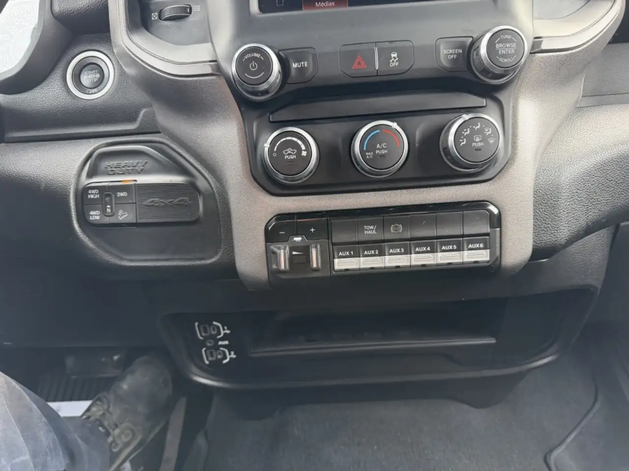 RAM 2500 снимка RAM 2500
